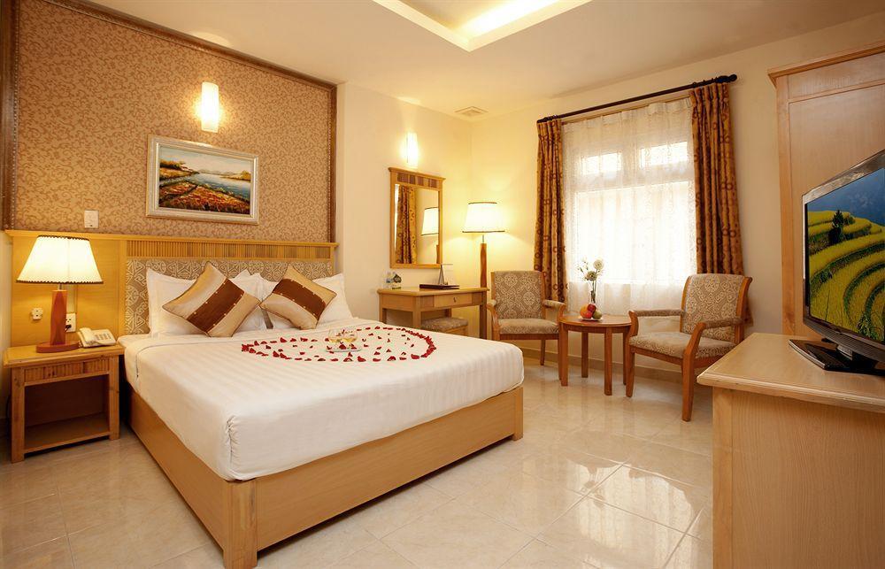 Отель Silverland Min 3*